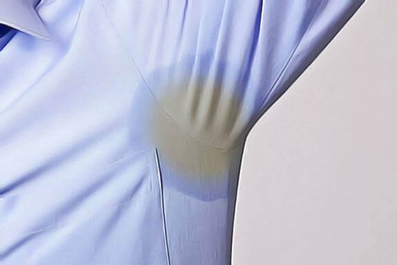 Comment enlever une tâche de transpiration ?